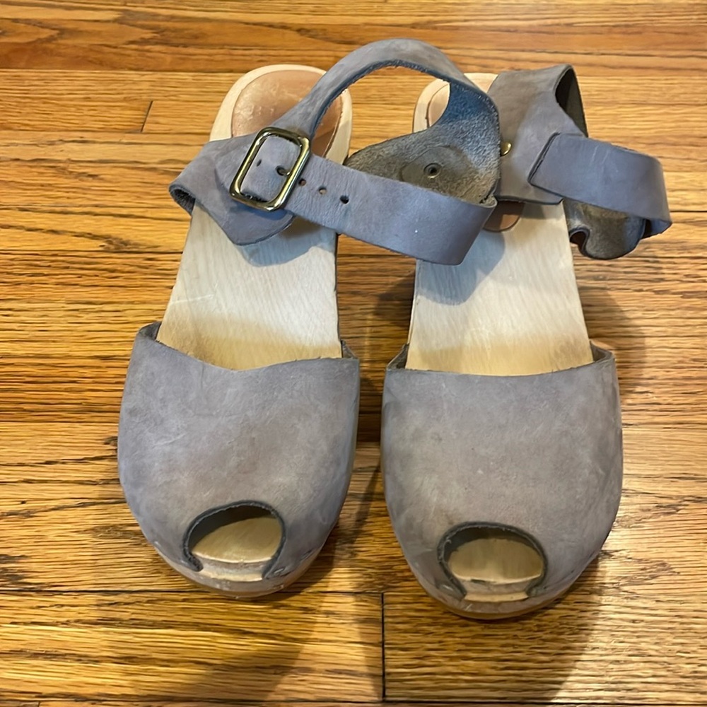 Bryr Grey Sandal in 8/38
